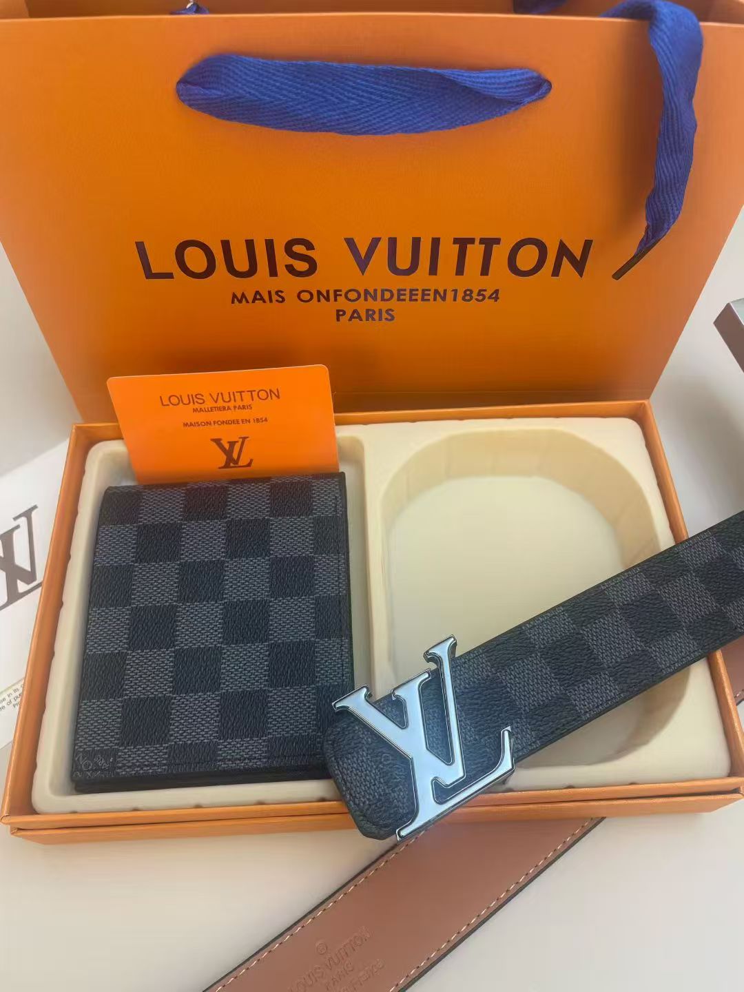 2 Set Buckle Love Belt & Wallet with Packaging mysite