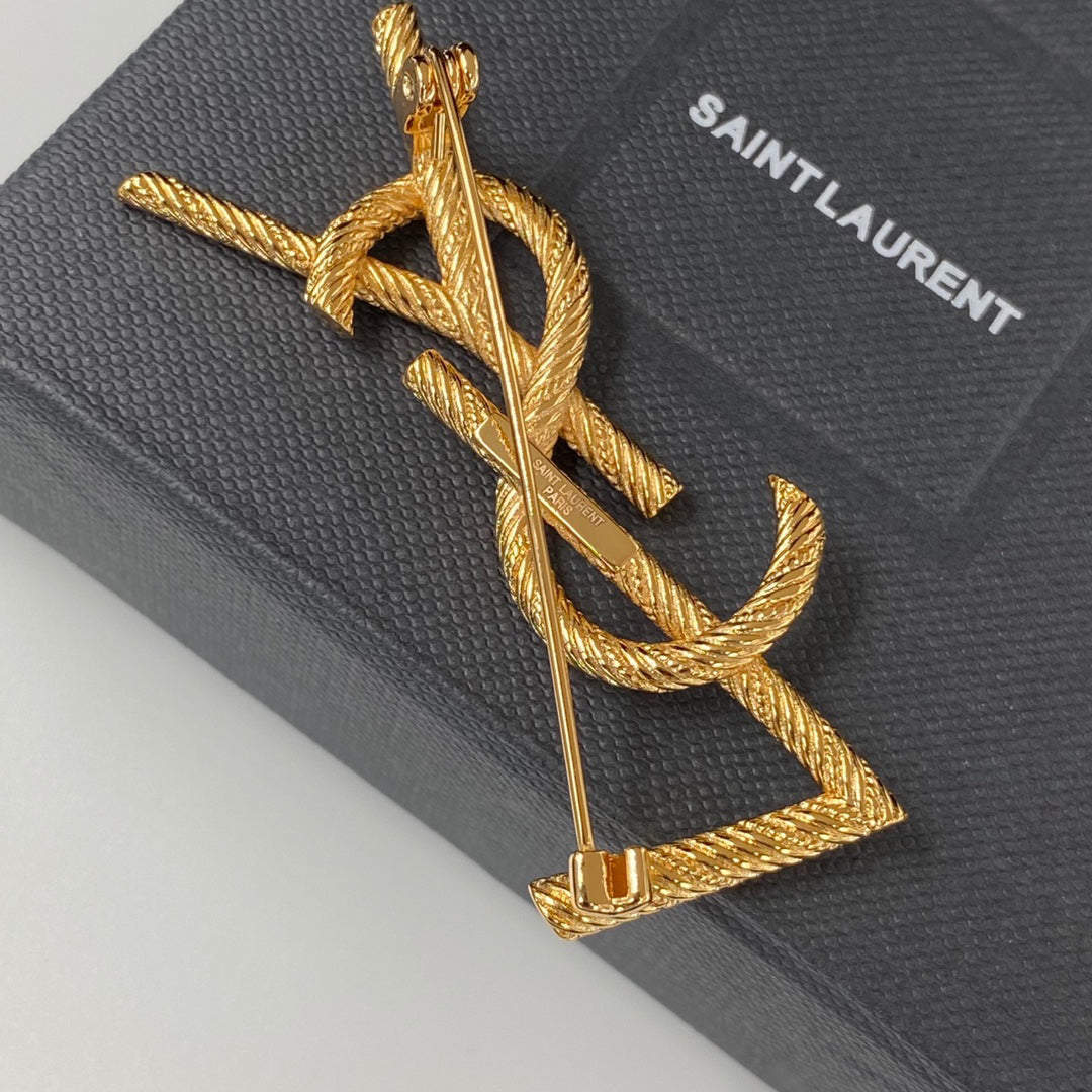 Elegant Thread Brooch mysite