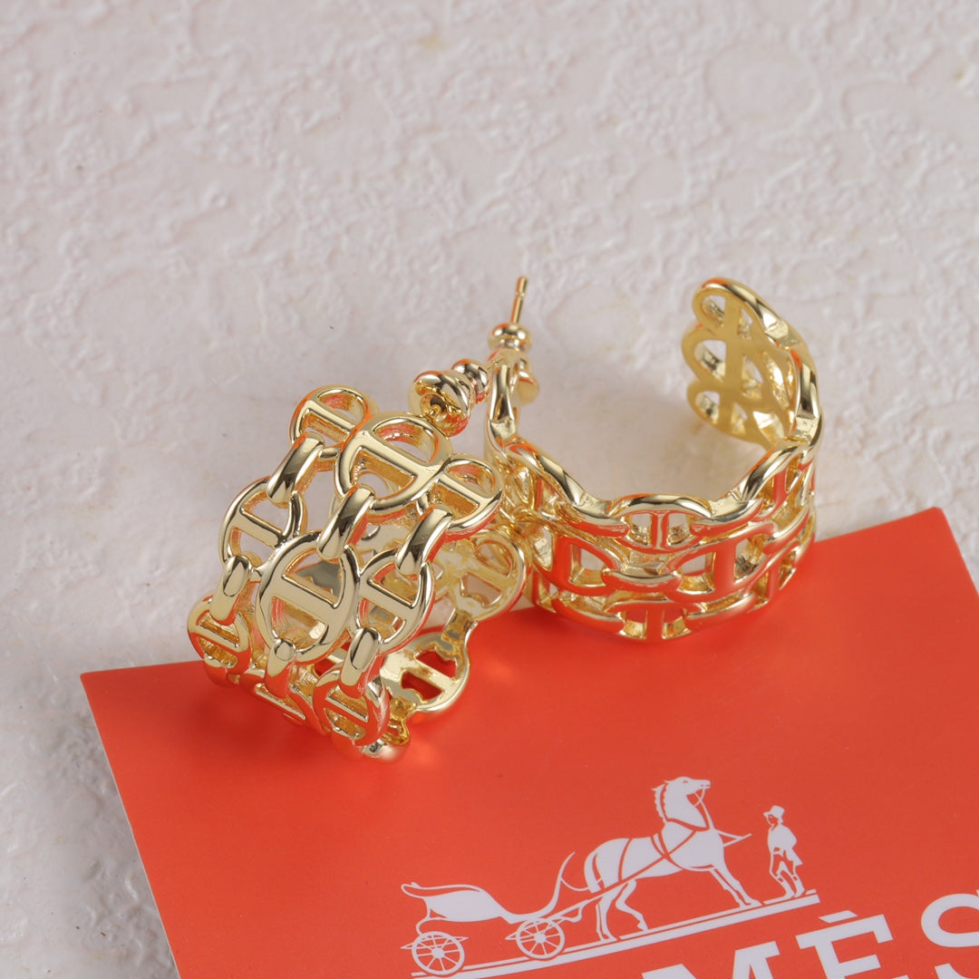 Pig Nose Openwork Earrings mysite