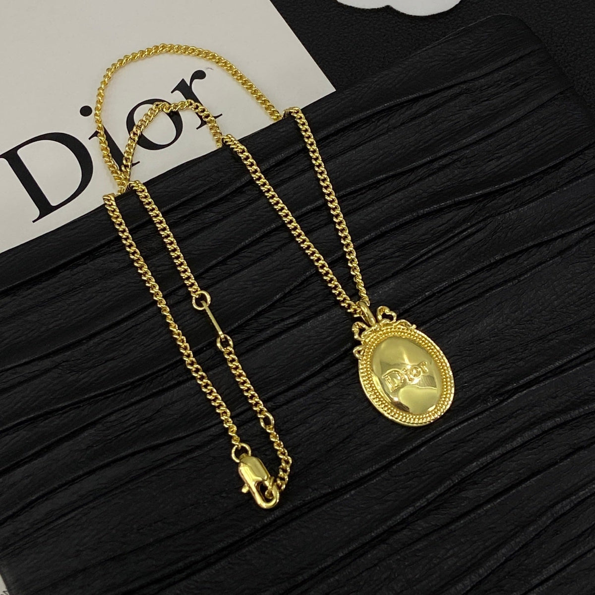 Dove Vintage Girl Design 4 Set (Earrings+Bracelet+Brooch +Necklace)- Gold mysite