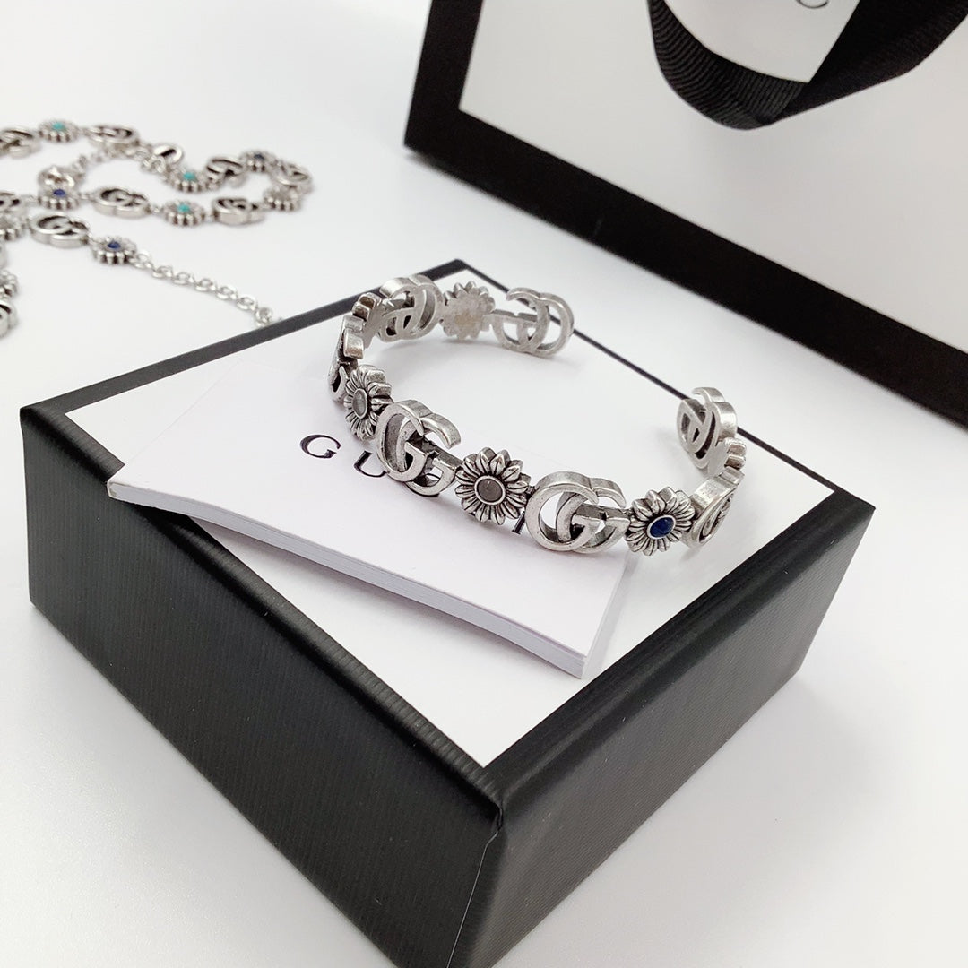 Good Daisy Design Earrings & Bracelet & Necklace 5 Set mysite