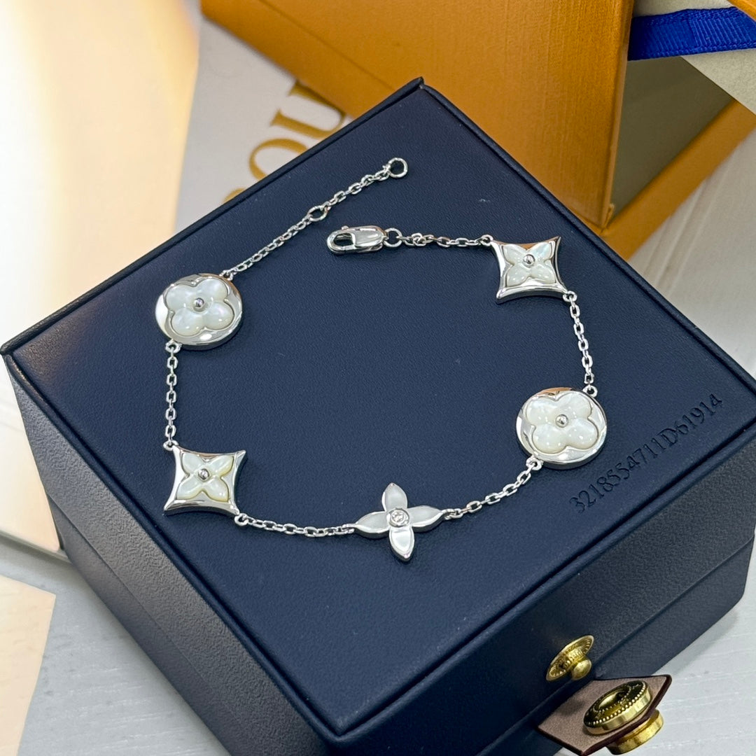 White Shell Five-Star Bracelet mysite