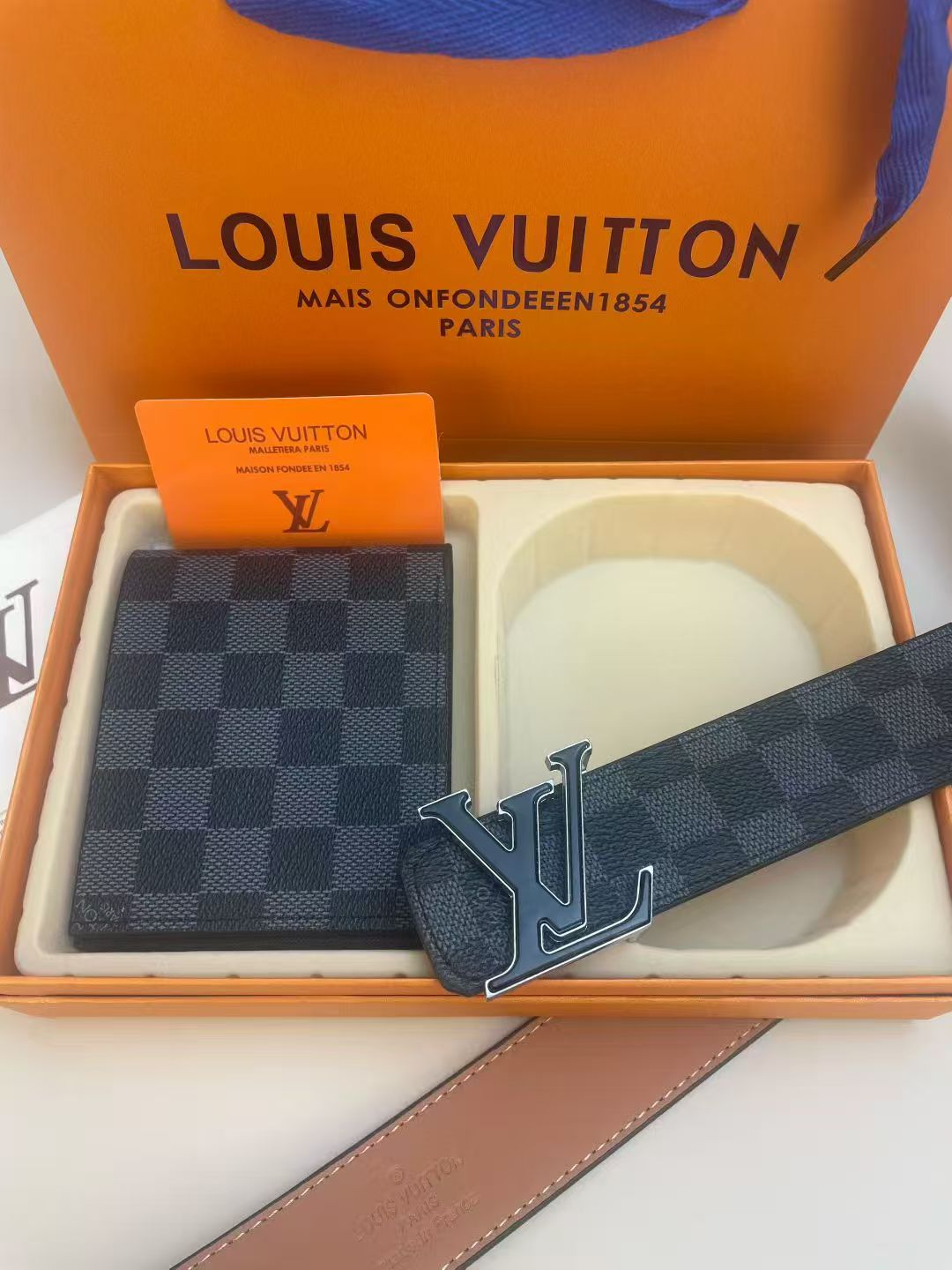 2 Set Buckle Love Belt & Wallet with Packaging mysite