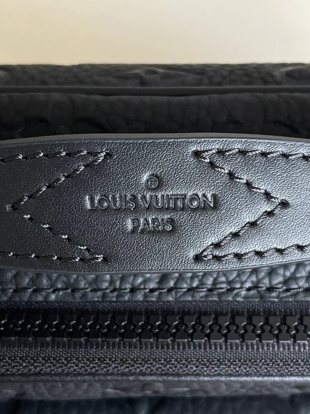 LV Steamer Wearable Wallet mysite