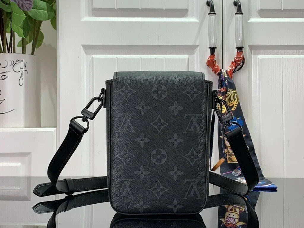 LV Vertical Wearable Wallet mysite