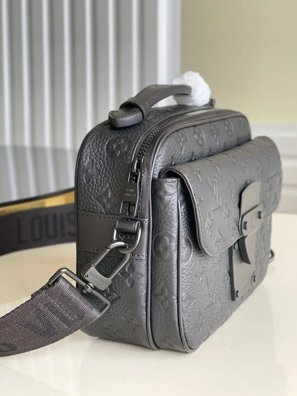 LV Steamer Wearable Wallet mysite