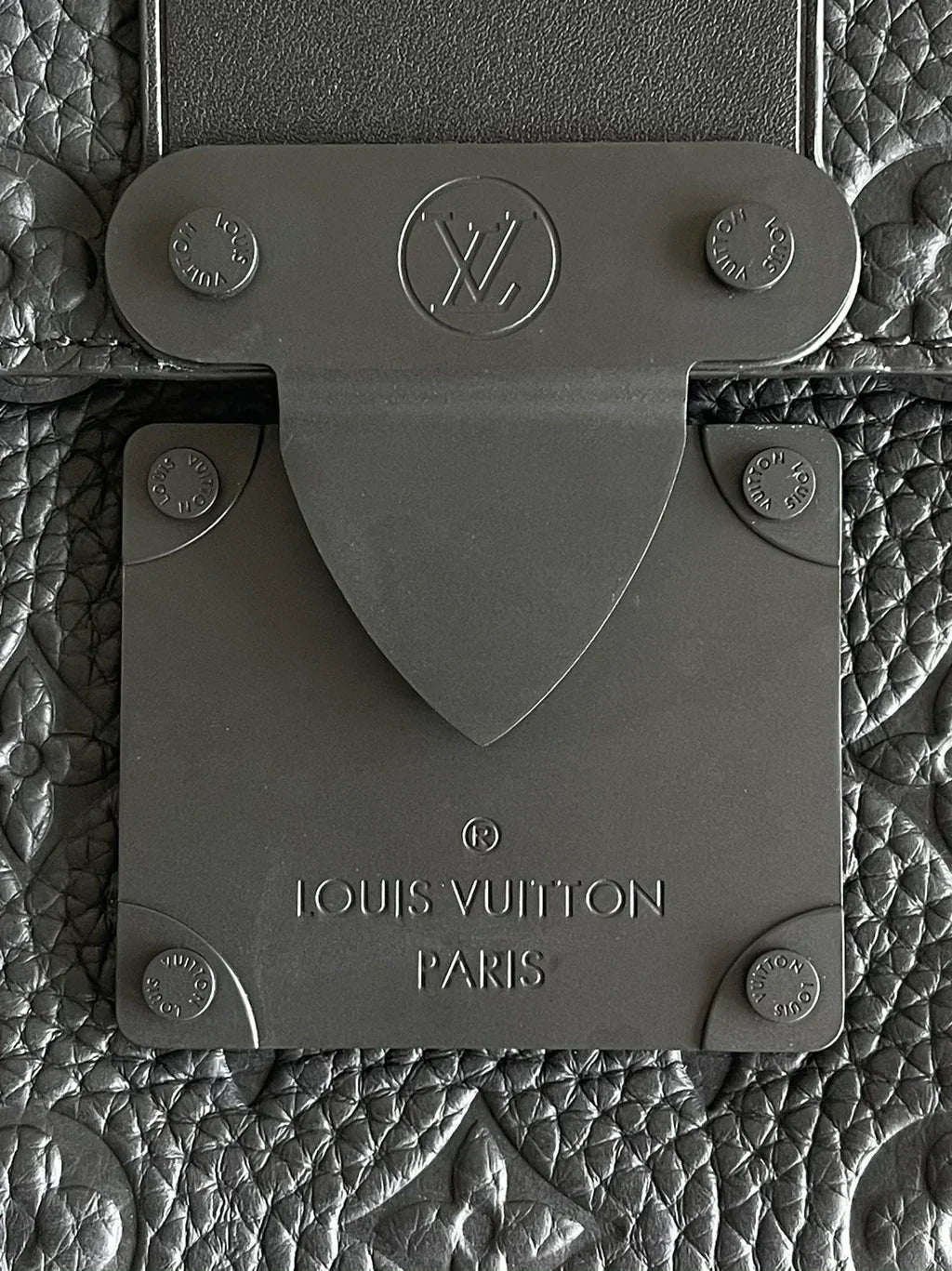 LV Steamer Wearable Wallet mysite