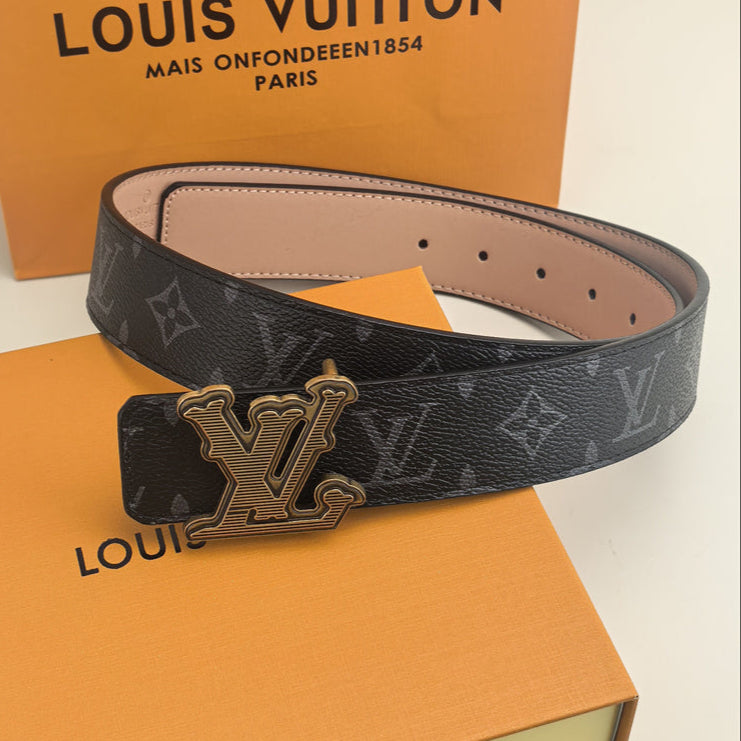 Horizontal Textured Buckle Belt (Black Pattern) mysite