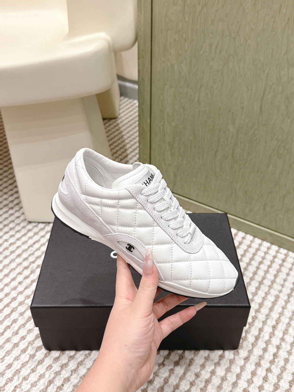 CHANEL 25S SNEAKERS IN WHITE CALFSKIN AND SUEDE mysite