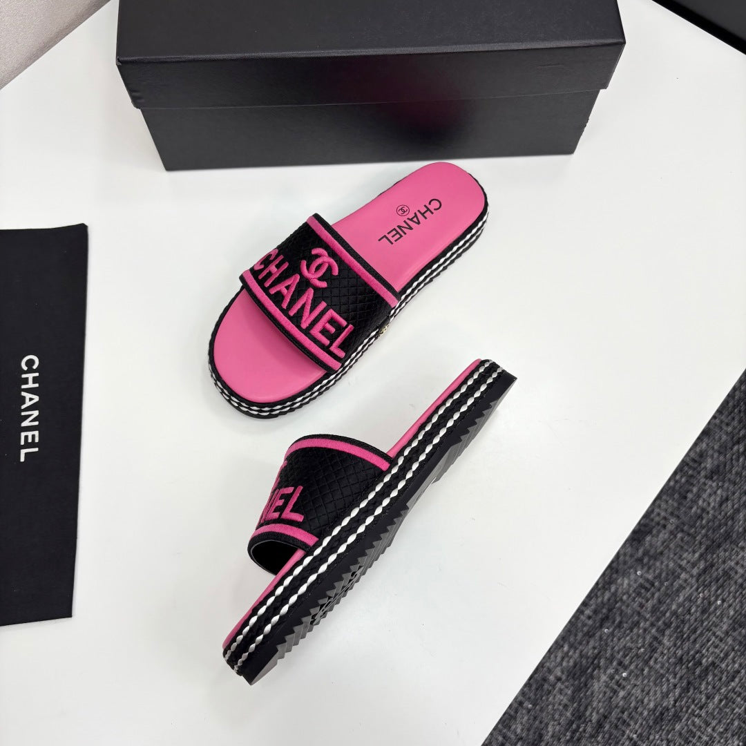 CC SLIDE SANDALS 25S IN PINK FABRIC AND CALFSKIN mysite