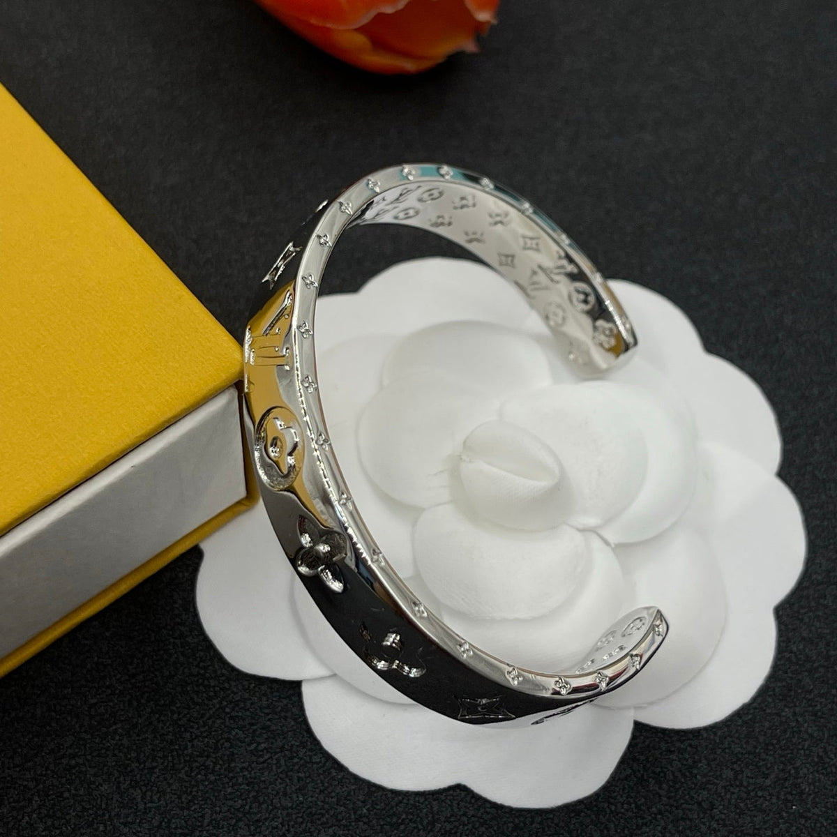 Love Pattern Bracelet mysite