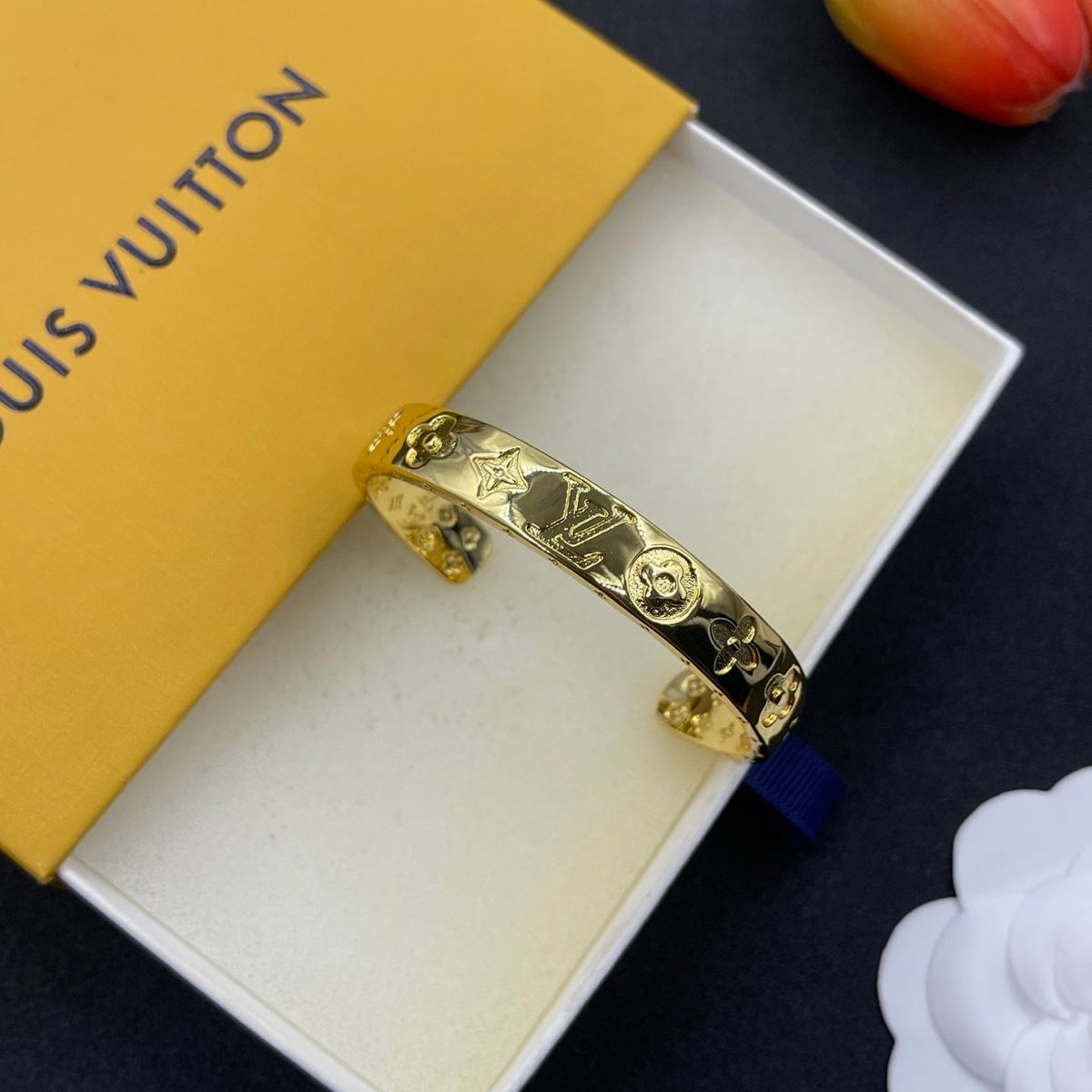 Love Pattern Bracelet mysite