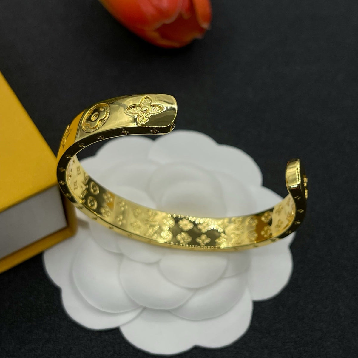 Love Pattern Bracelet mysite