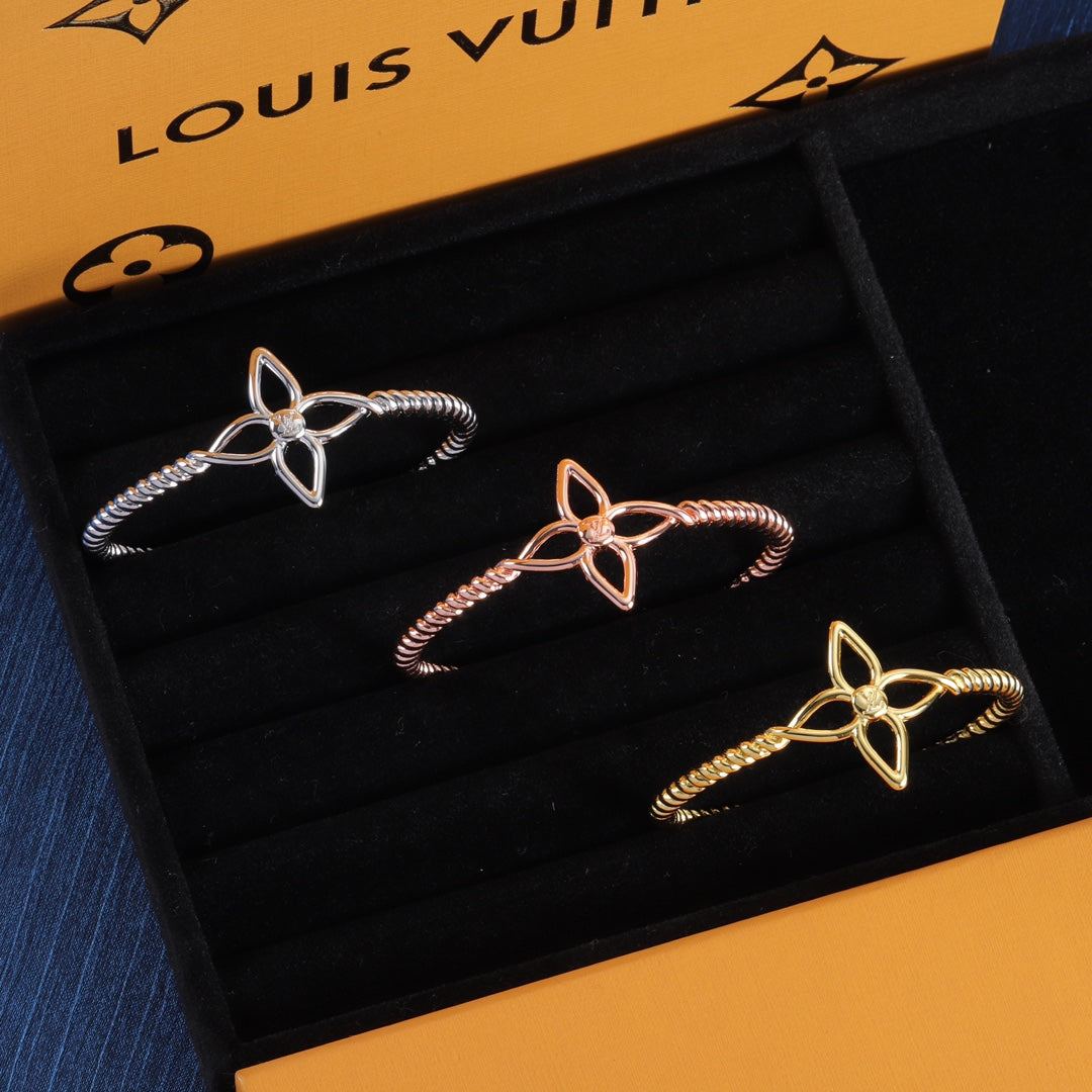Love Bracelet mysite