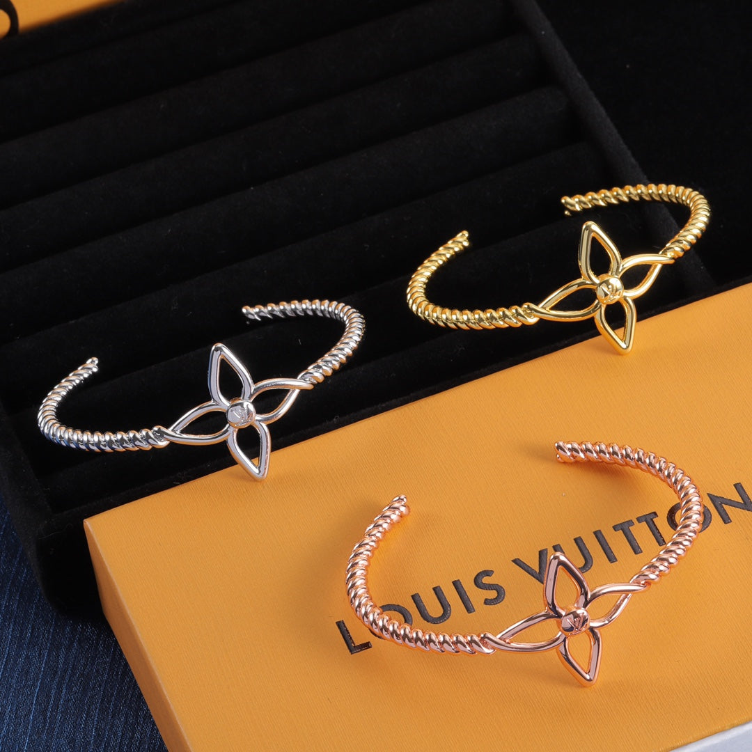Love Bracelet mysite