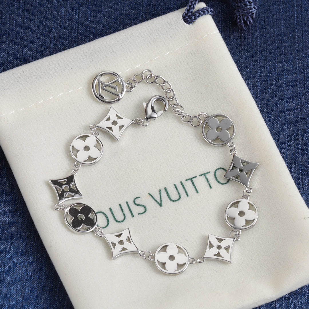 Fine Love Flower Bracelet mysite