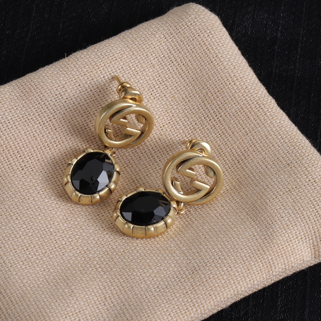 Good Fancy Design Bracelet & Earrings & Necklace (Black) mysite