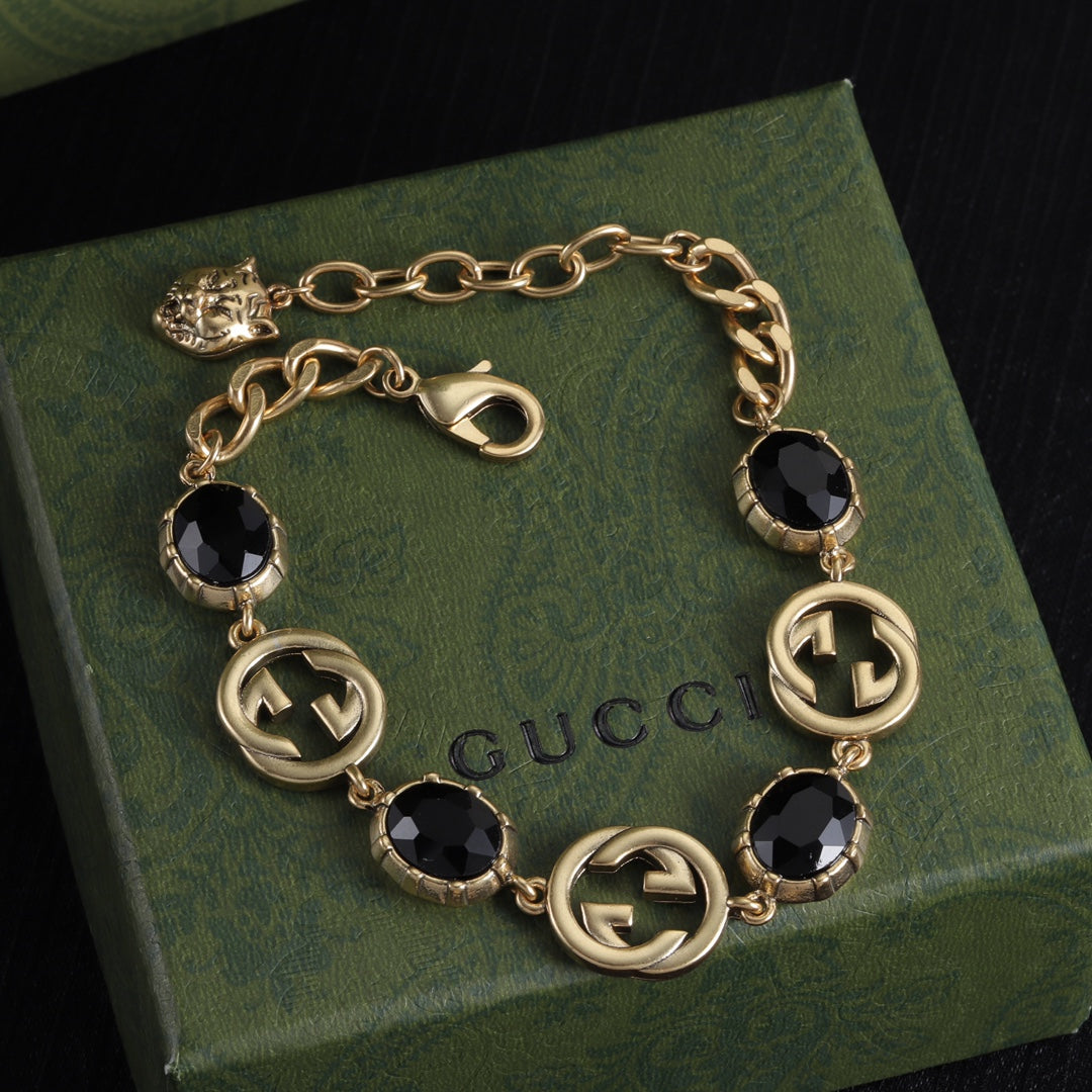 Good Fancy Design Bracelet & Earrings & Necklace (Black) mysite