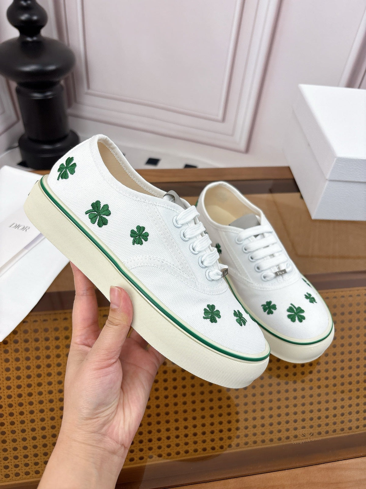26S LOW TOP SNEAKERS 35MM IN WHITE CANVAS WITH CLOVER EMBROIDERY mysite