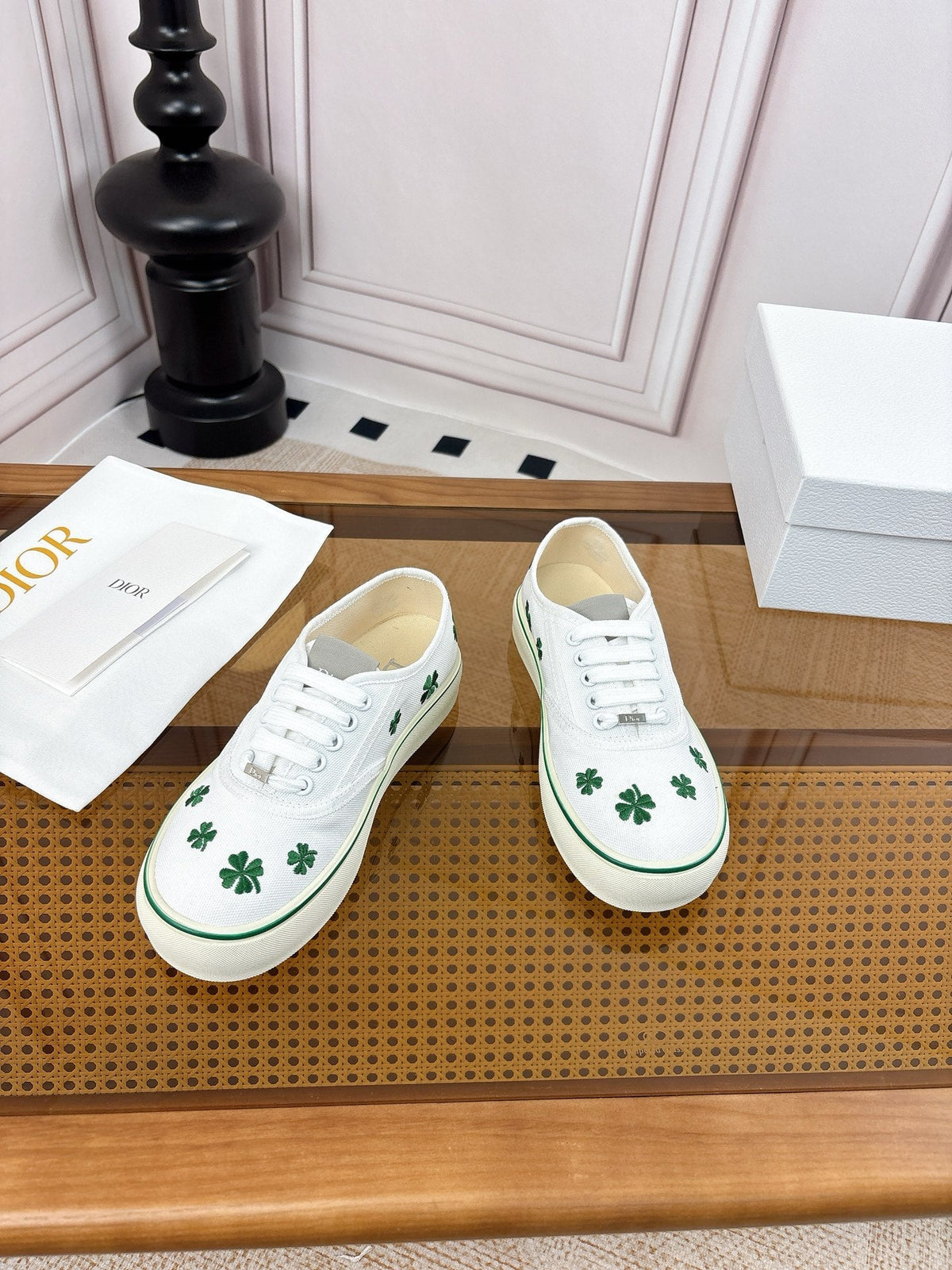 26S LOW TOP SNEAKERS 35MM IN WHITE CANVAS WITH CLOVER EMBROIDERY mysite