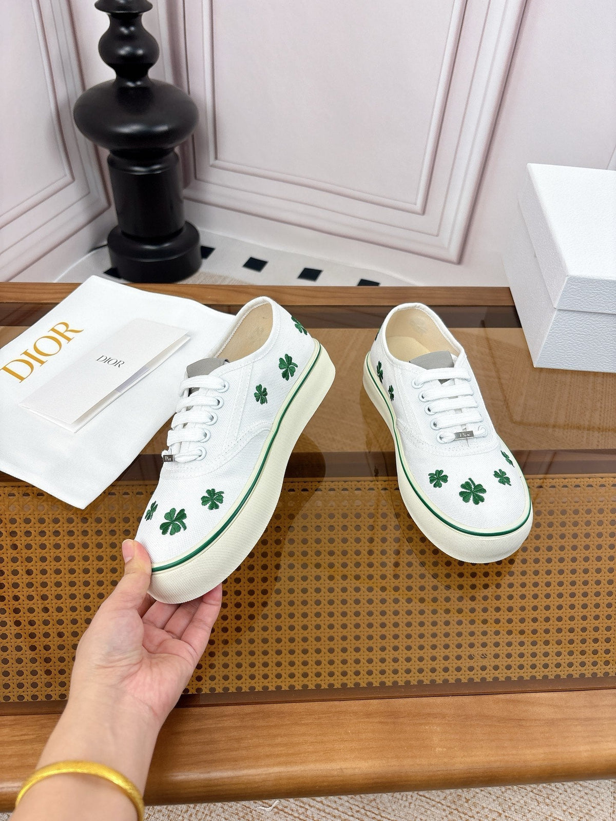 26S LOW TOP SNEAKERS 35MM IN WHITE CANVAS WITH CLOVER EMBROIDERY mysite