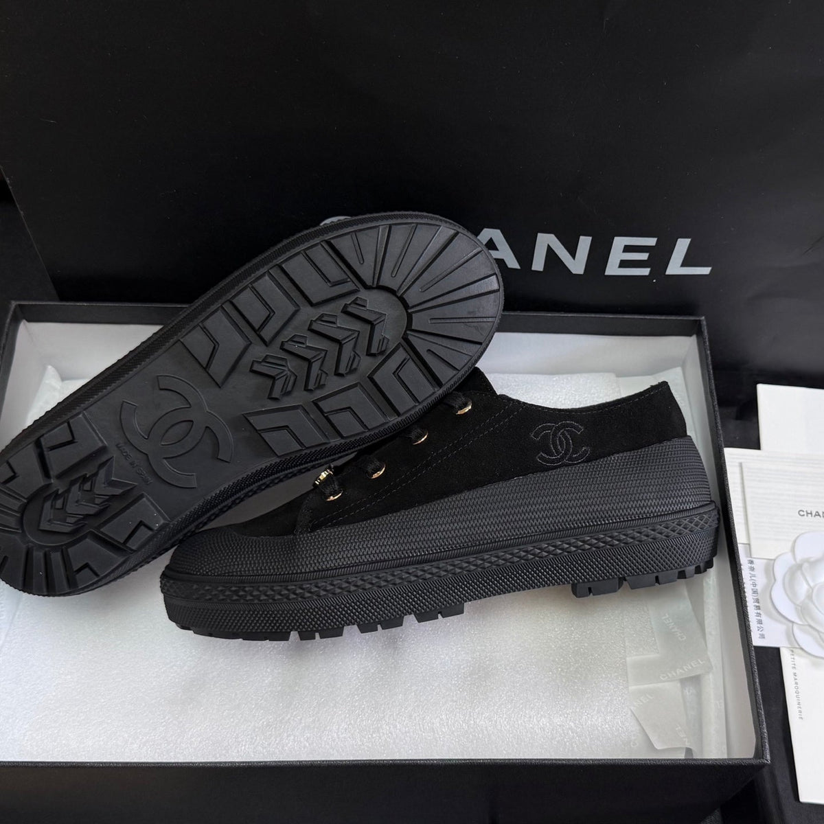 26S LOW TOP SNEAKERS IN BLACK SUEDE mysite