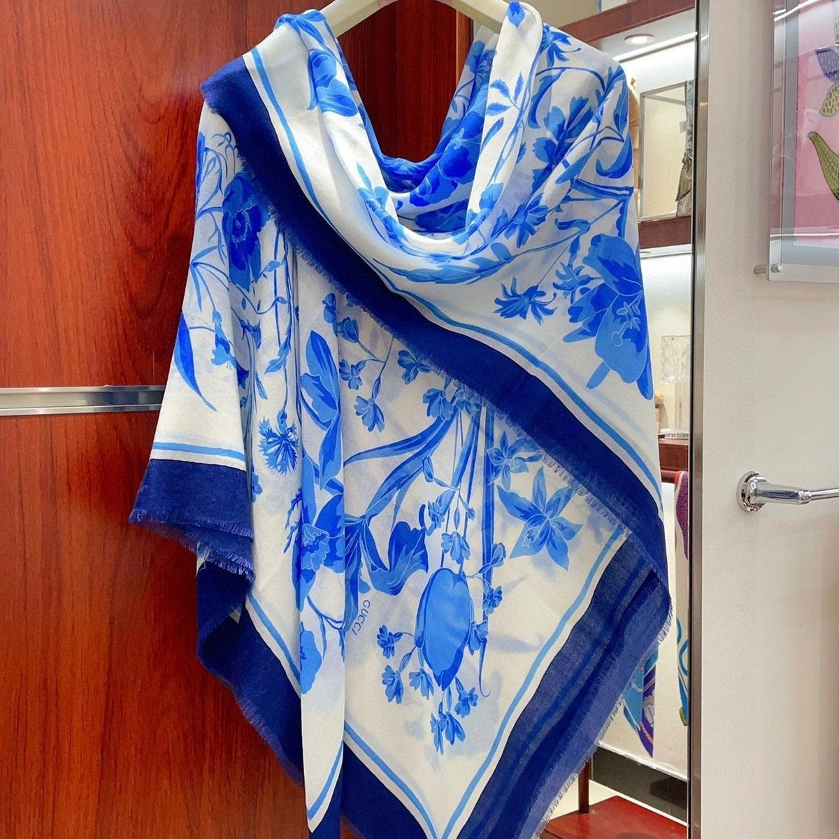 SQUARE SCARF 140 CM IN MAYA BLUE CASHMERE 398257 mysite