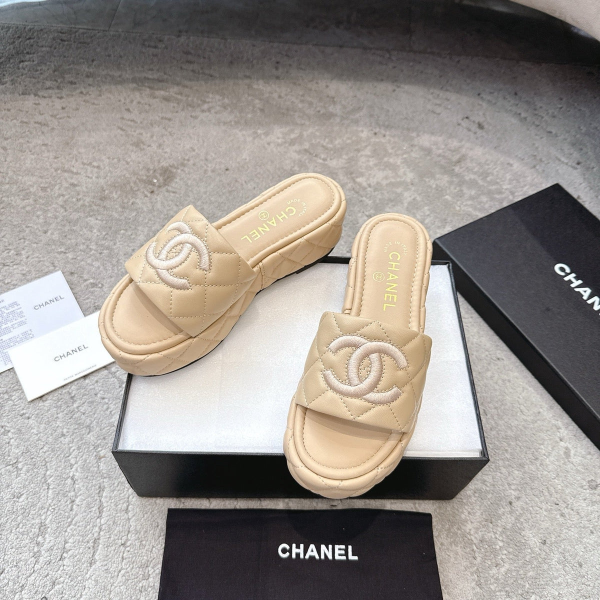 WEDGE HEELS IN BEIGE CALFSKIN QUILTED mysite