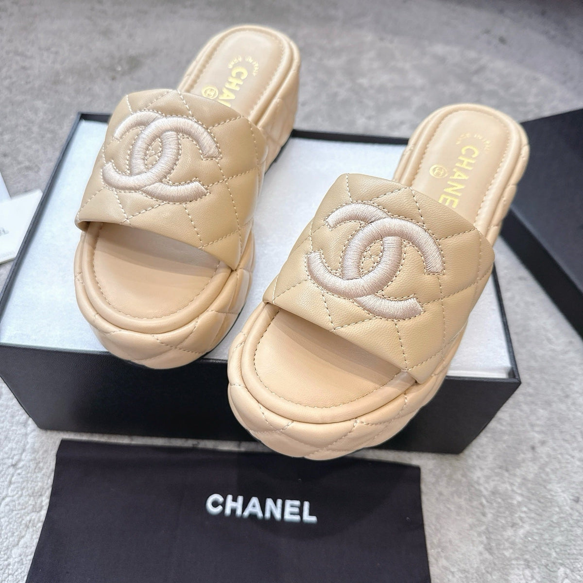 WEDGE HEELS IN BEIGE CALFSKIN QUILTED mysite