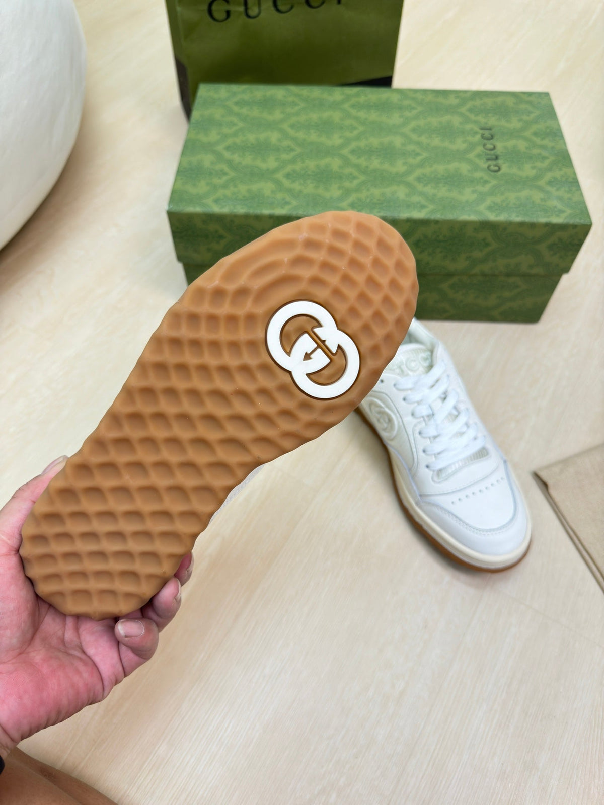 GG INTERLOCKING G SNEAKER WHITE BEIGE CALFSKIN AND FABRIC mysite