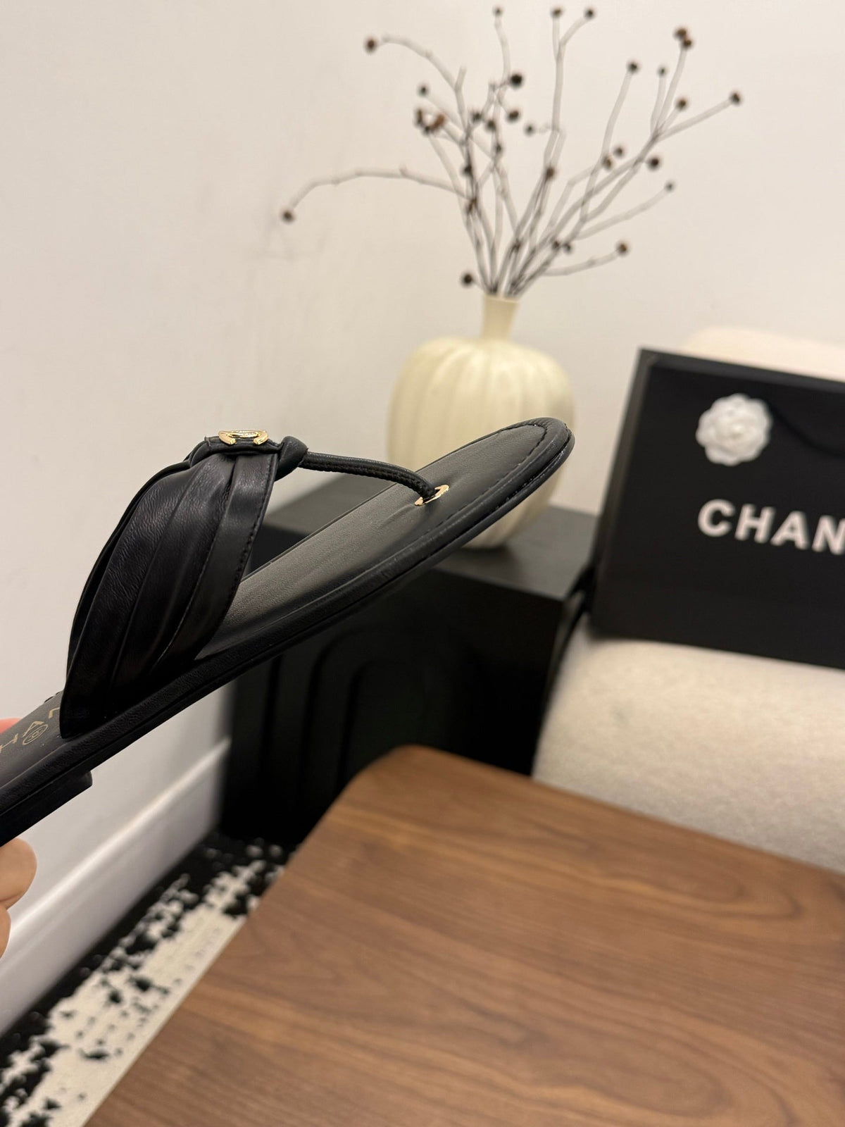 26S THONG SANDALS IN BLACK CALFSKIN WITH CC LOGO mysite