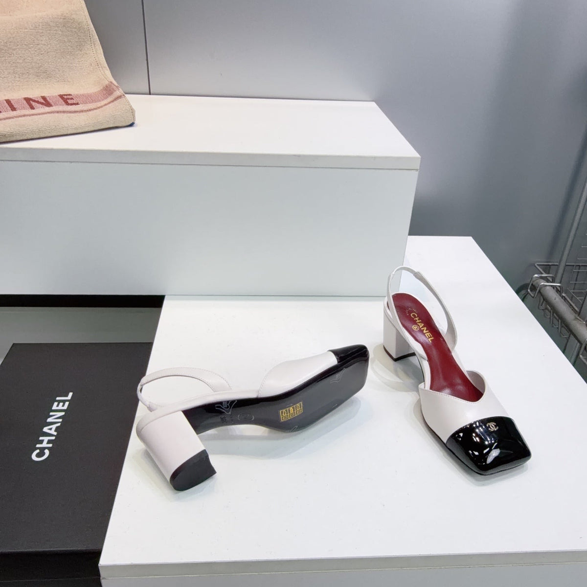 CHANEL 26S SLINGBACK 55 MM IN WHITE LAMBSKIN WITH BLACK CAP TOE mysite