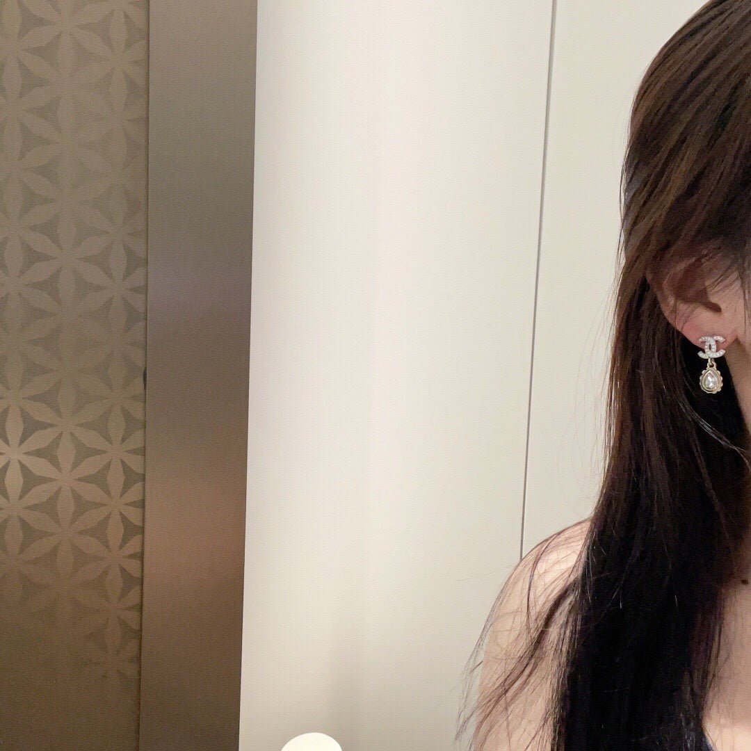 DOUBLE C DIAMONDS TEARDROP EARRINGS mysite