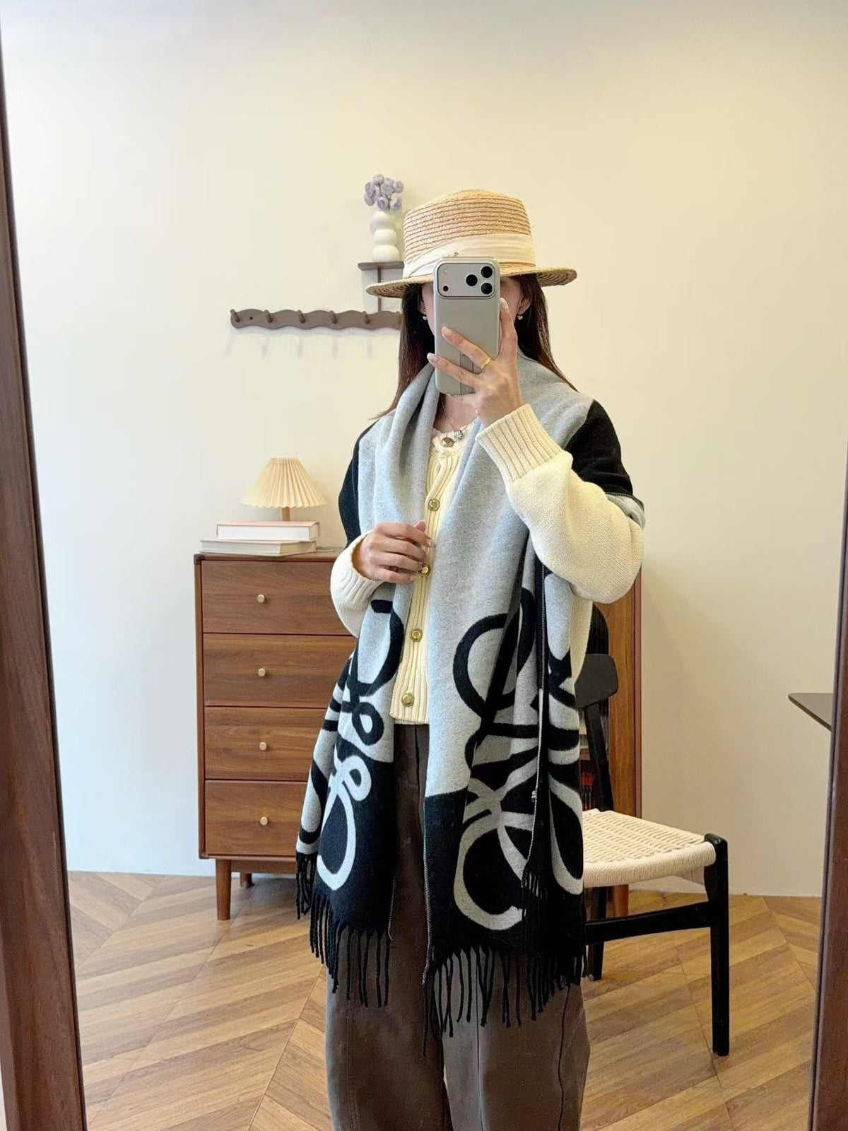 Worth the Hype – The Ultimate Winter Scarf-004 Lxucase