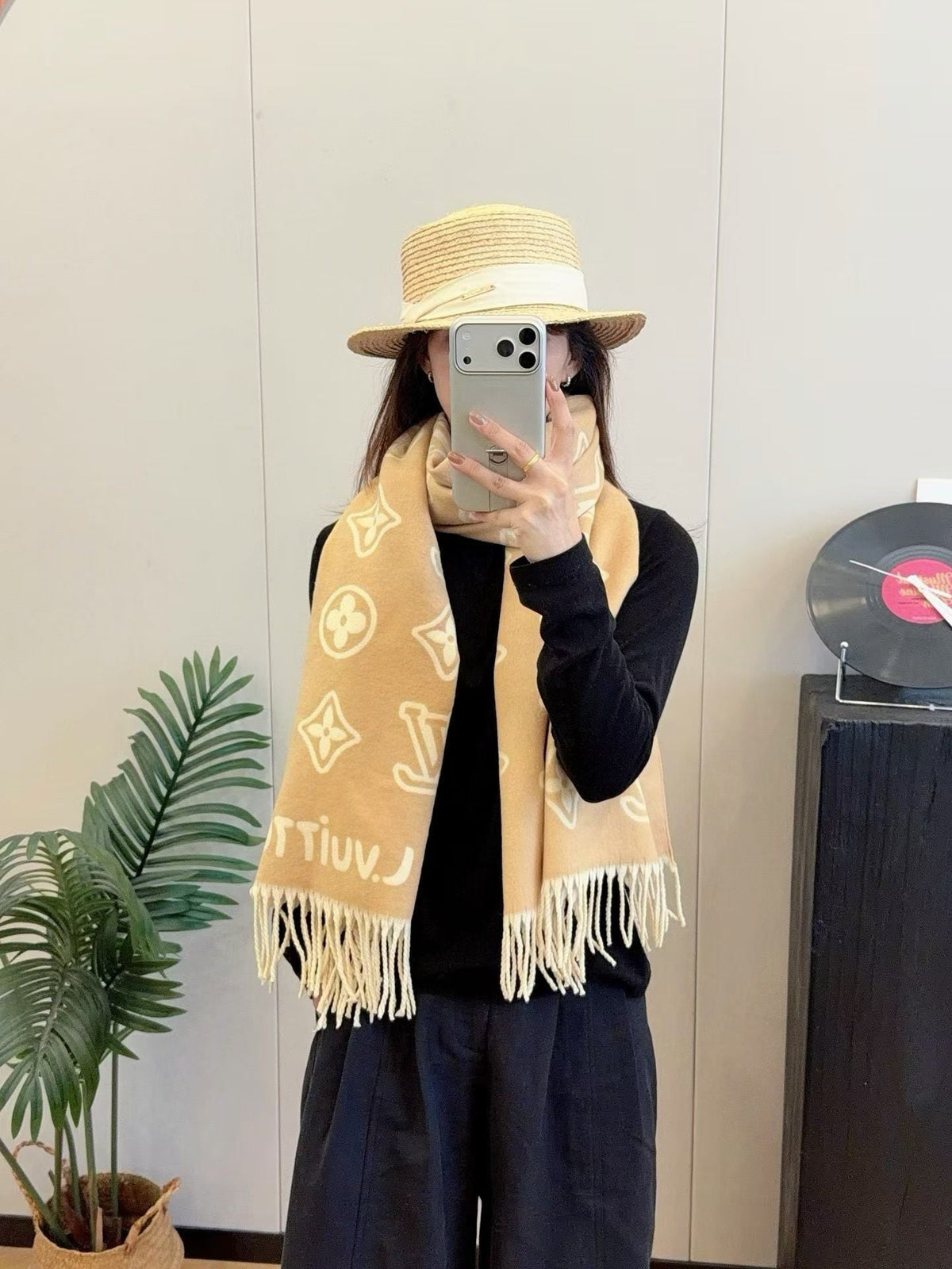 Worth the Hype – The Ultimate Winter Scarf-005 Lxucase
