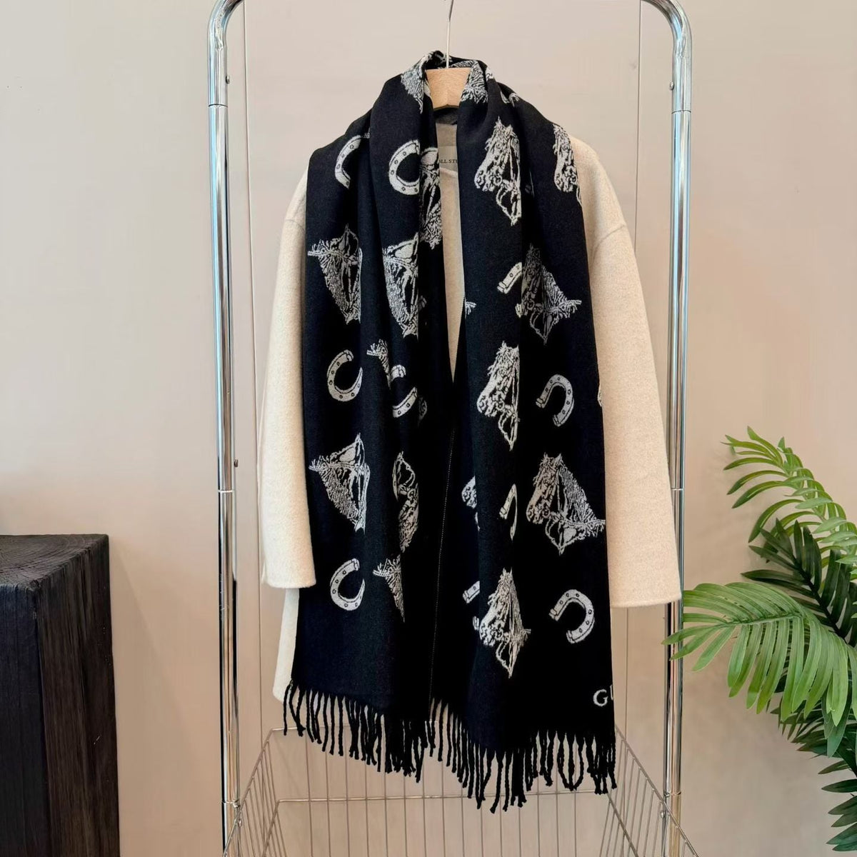 Worth the Hype – The Ultimate Winter Scarf-007 Lxucase
