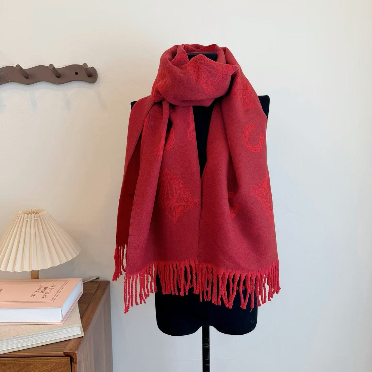 Worth the Hype – The Ultimate Winter Scarf-007 Lxucase