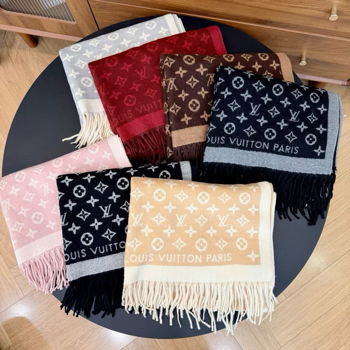 Worth the Hype – The Ultimate Winter Scarf-009 Lxucase