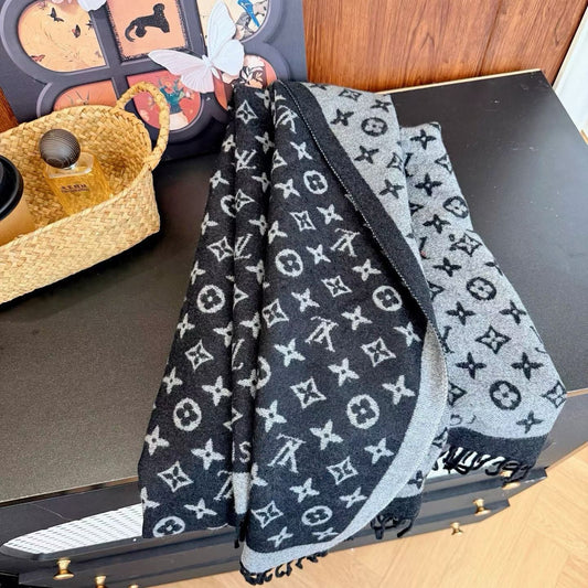 Worth the Hype – The Ultimate Winter Scarf-009 Lxucase