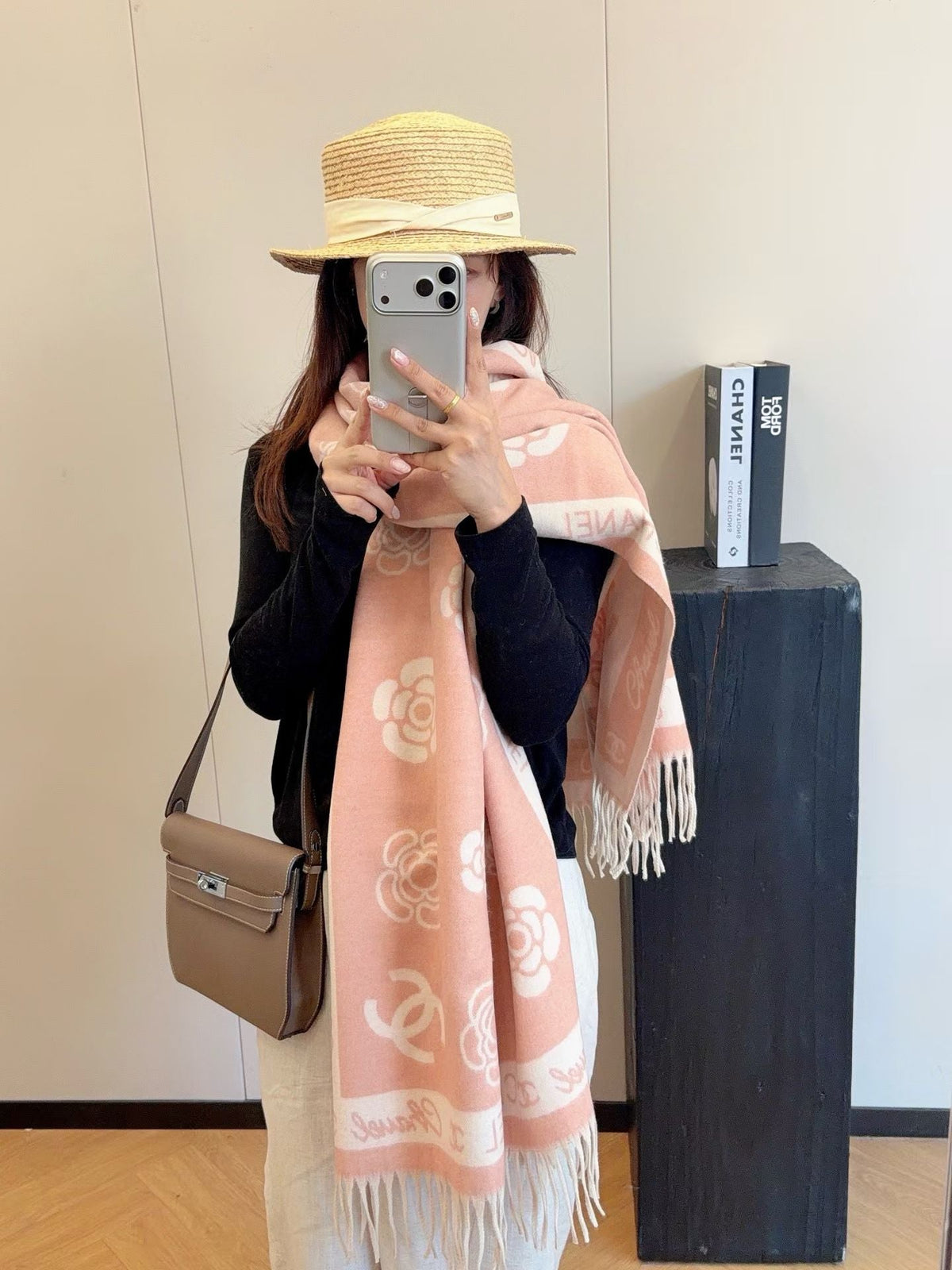 Worth the Hype – The Ultimate Winter Scarf-0010 Lxucase