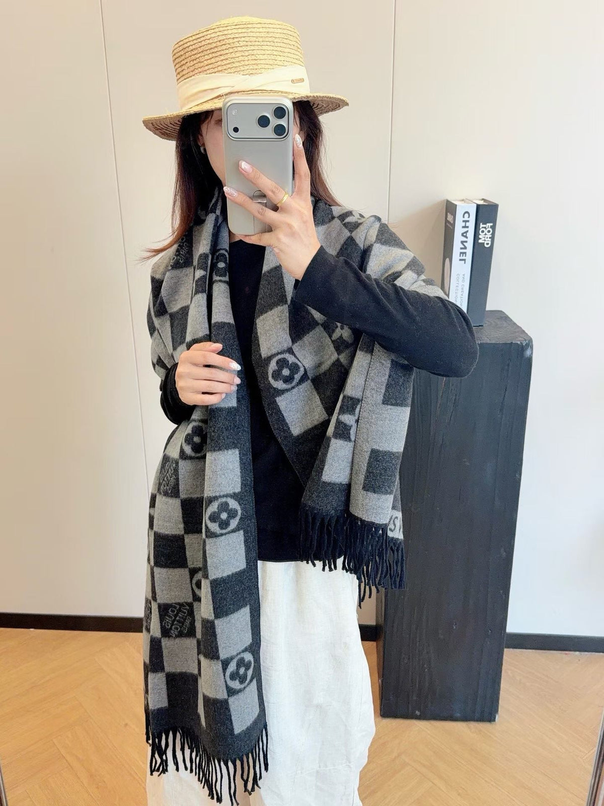 Worth the Hype – The Ultimate Winter Scarf-0011 Lxucase