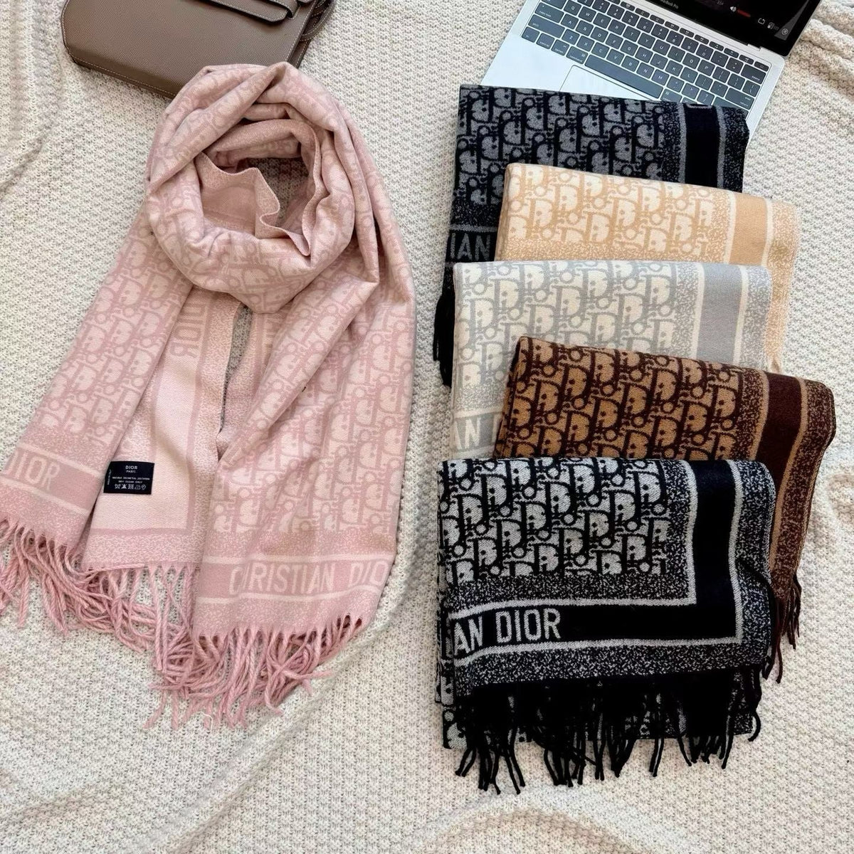 Worth the Hype – The Ultimate Winter Scarf-0012 Lxucase