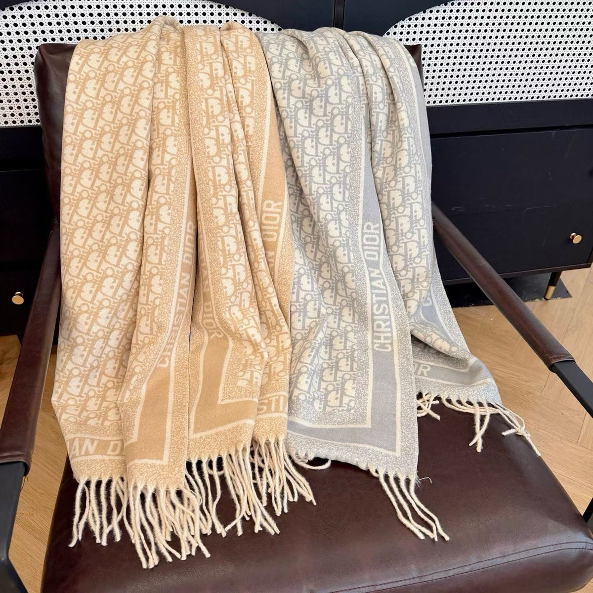 Worth the Hype – The Ultimate Winter Scarf-0012 Lxucase