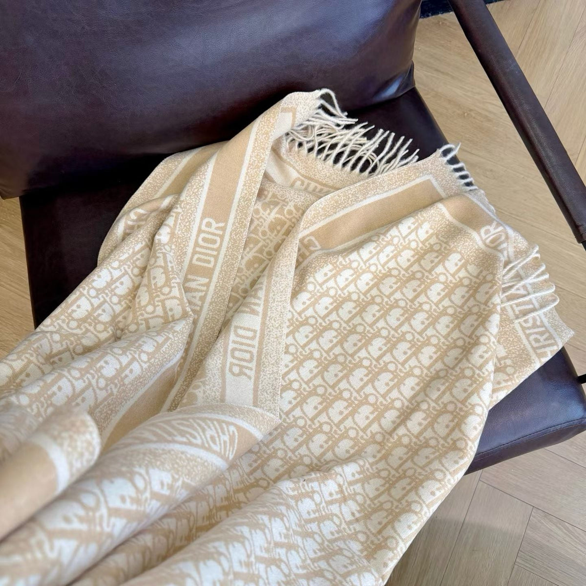 Worth the Hype – The Ultimate Winter Scarf-0012 Lxucase