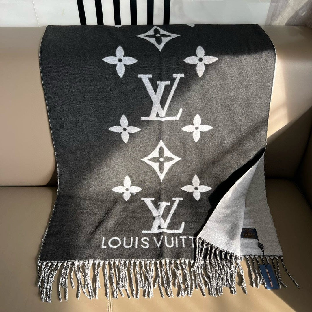 Worth the Hype – The Ultimate Winter Scarf-0014 Lxucase
