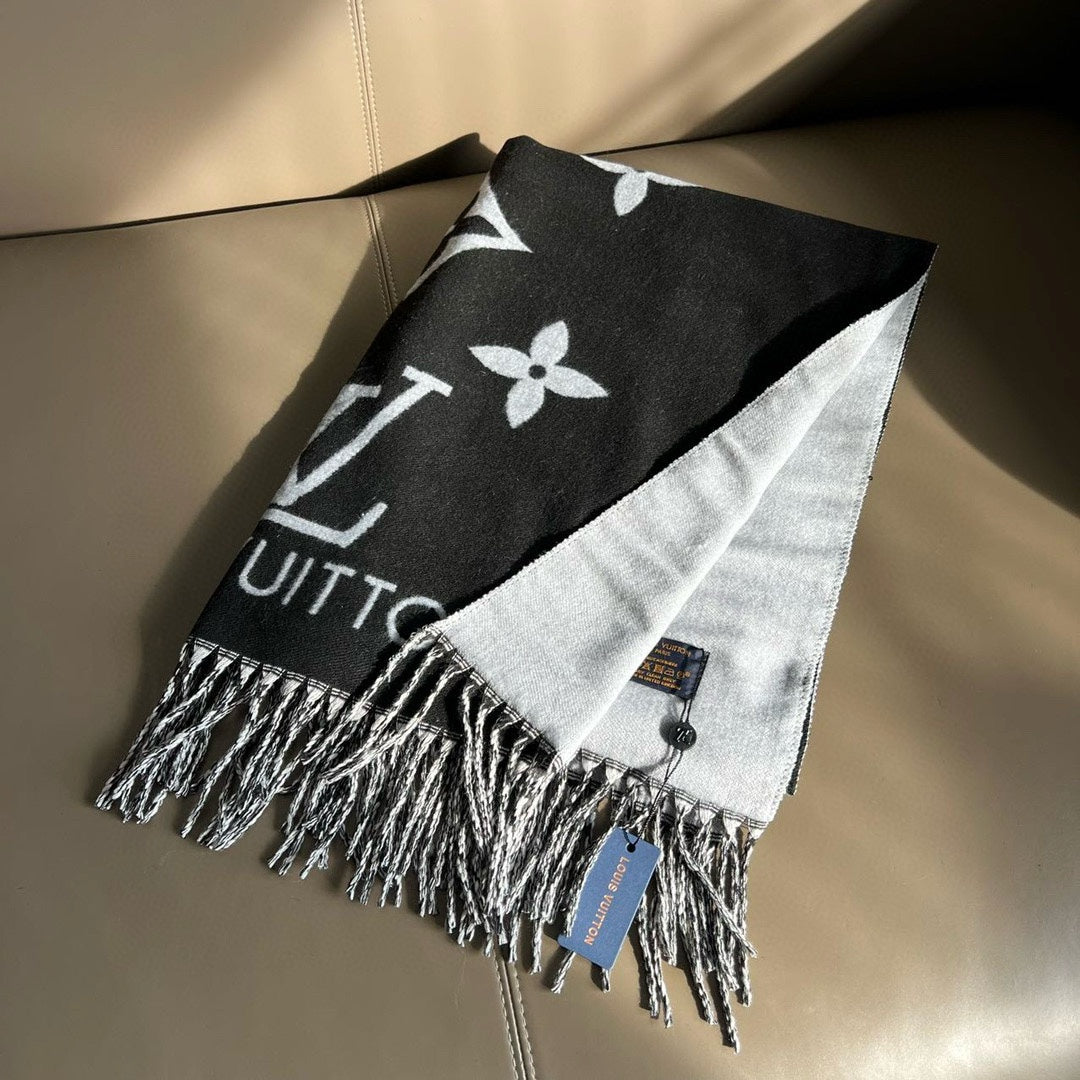 Worth the Hype – The Ultimate Winter Scarf-0014 Lxucase